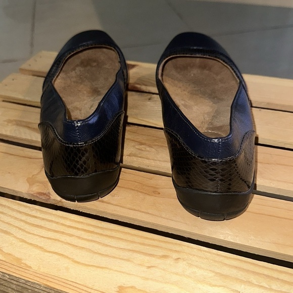 Life Stride soft system Navy flats Sz. 7.5W - Picture 7 of 11